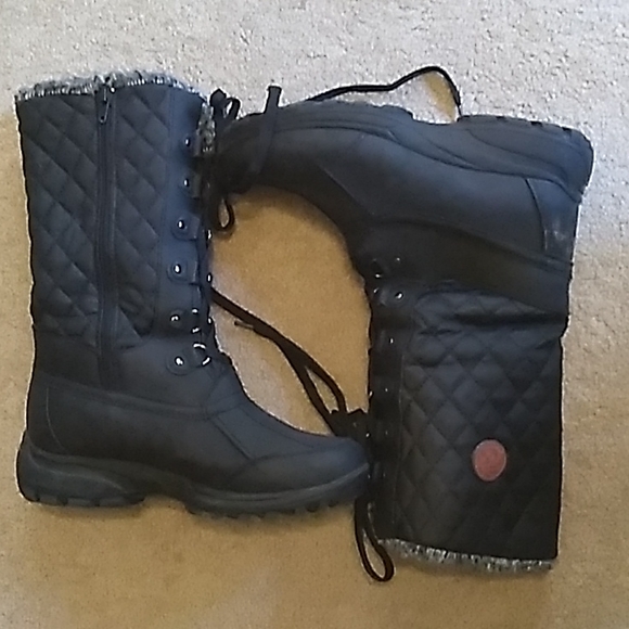 Women's Black Weatherproof Winter Boots, Size 8.5 - Picture 4 of 5